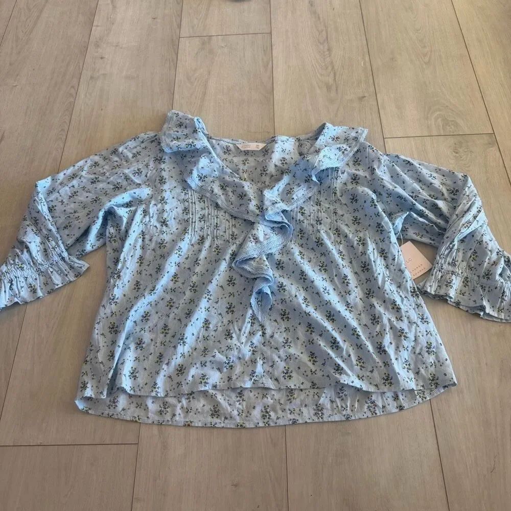 LC Lauren Conrad Women's ruffle top size 2XL